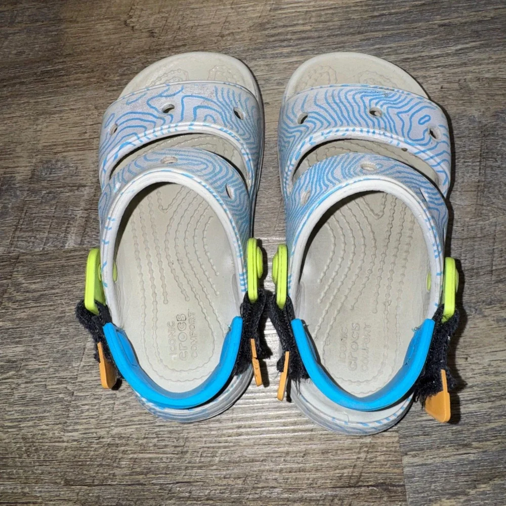 Crocs Kids All-Terrain Sandal Blue Topographic Topo Print Gray C11 Outdoor
